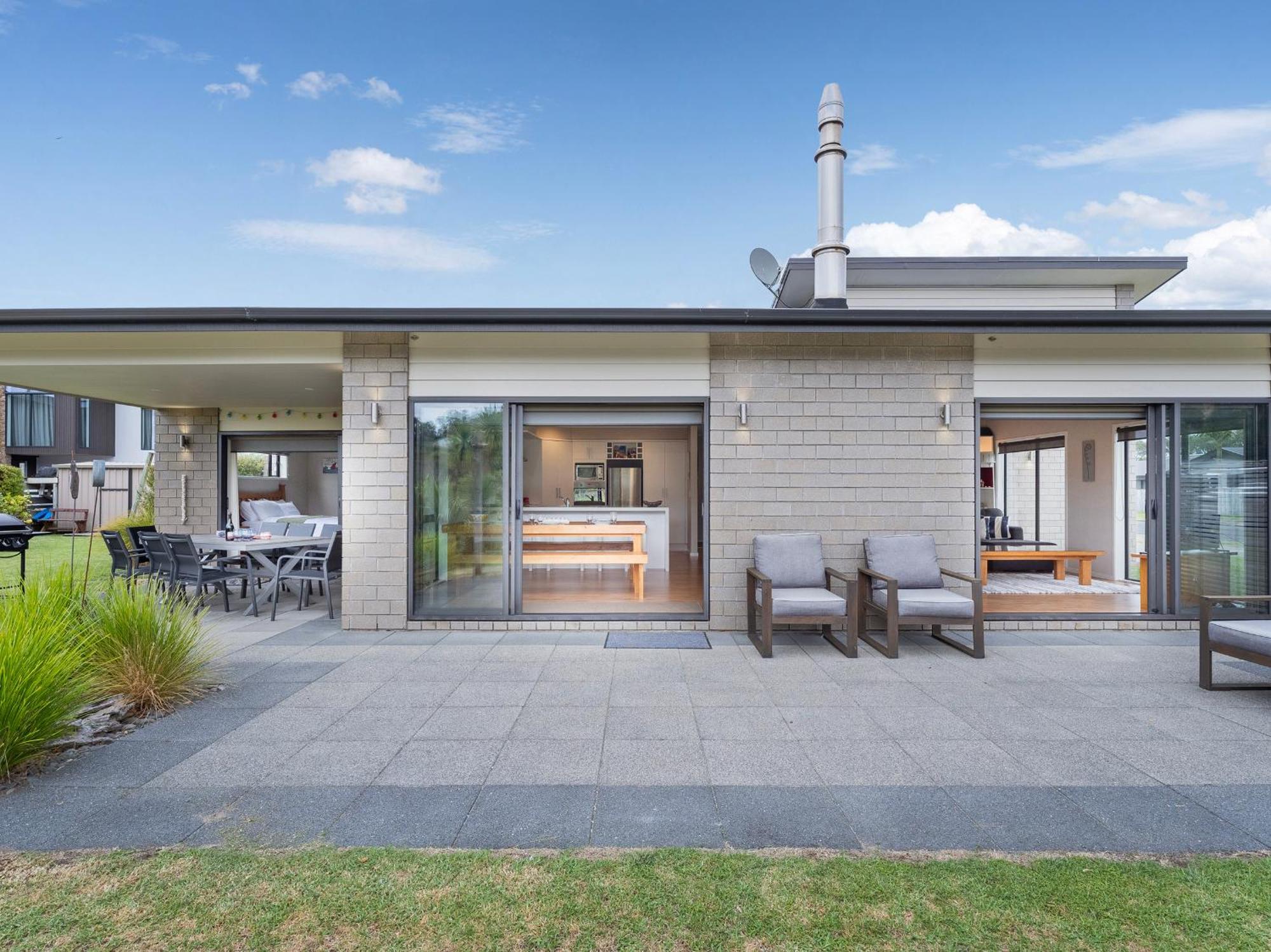 Sun Seekers Lookout - Whitianga Holiday Home Exterior photo