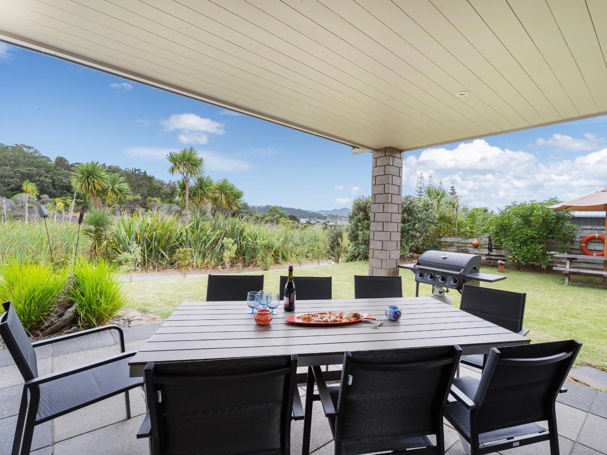 Sun Seekers Lookout - Whitianga Holiday Home Exterior photo